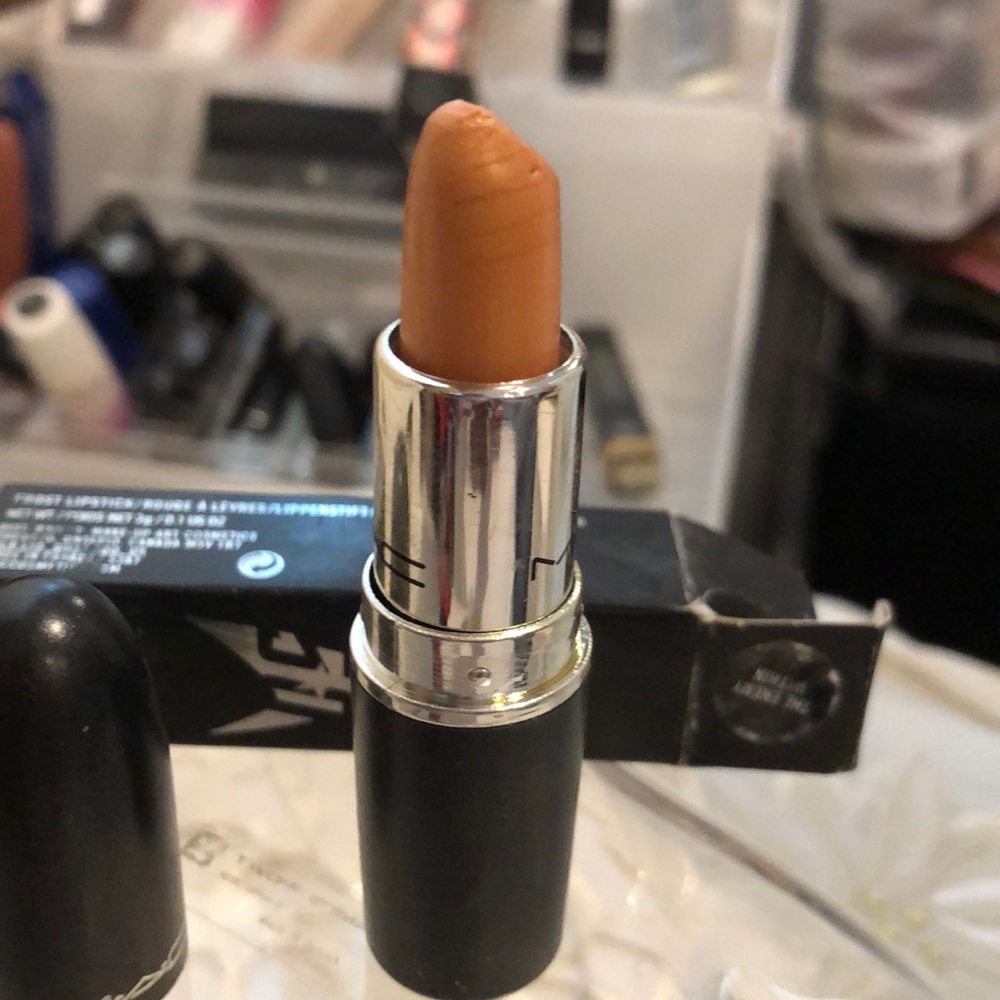 MAC lipstick Star Trek the enemy within - Picture 3 of 5